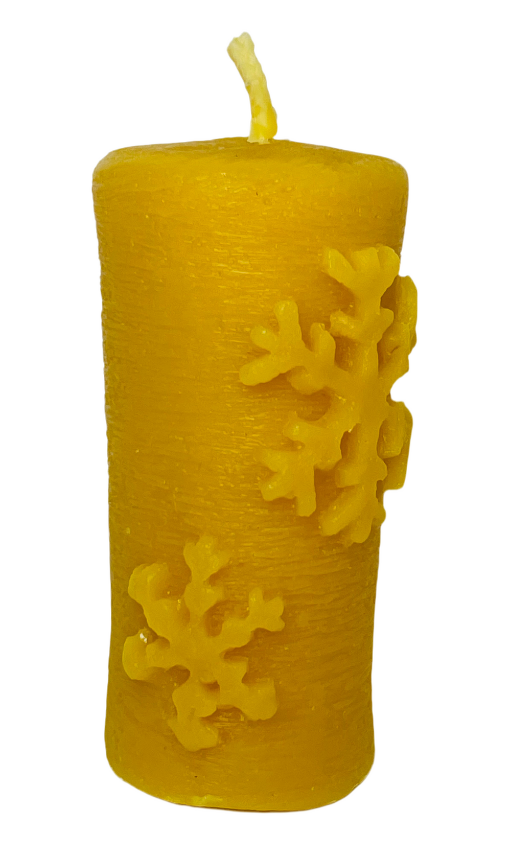 Bienenwachskerze mit Schneeflocken