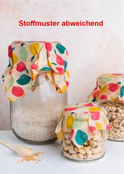 Apinatur Bienenwachstücher um Glas gewickelt – plastikfreie Aufbewahrung